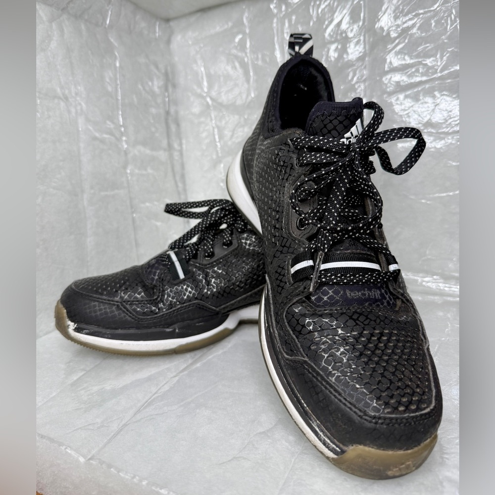 Adidas Dame Damian lillard men’s shoes in good condition size 7.5